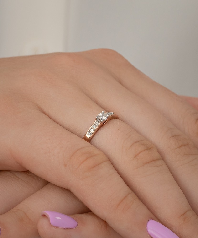 Золотое кольцо с алмазами