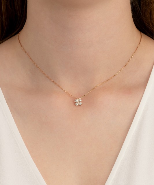 Kuldripats teemantidega