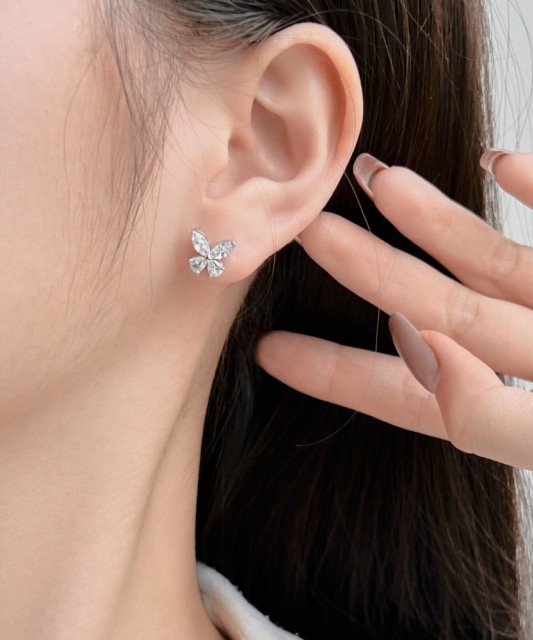 Hõbekõrvarõngad tsirkoonidega "Liblikad"