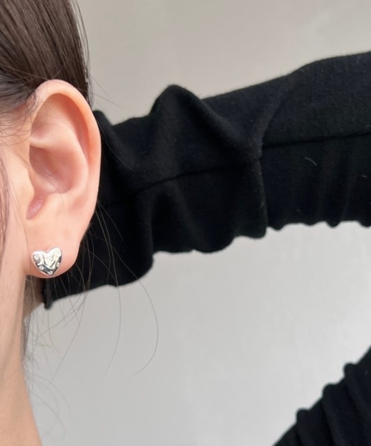 Hõbekõrvarõngad tsirkoonidega "Süda"