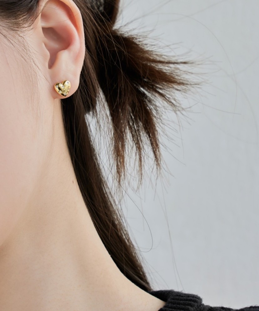 Серьги из позолоченного серебра с цирконами "Сердечки"