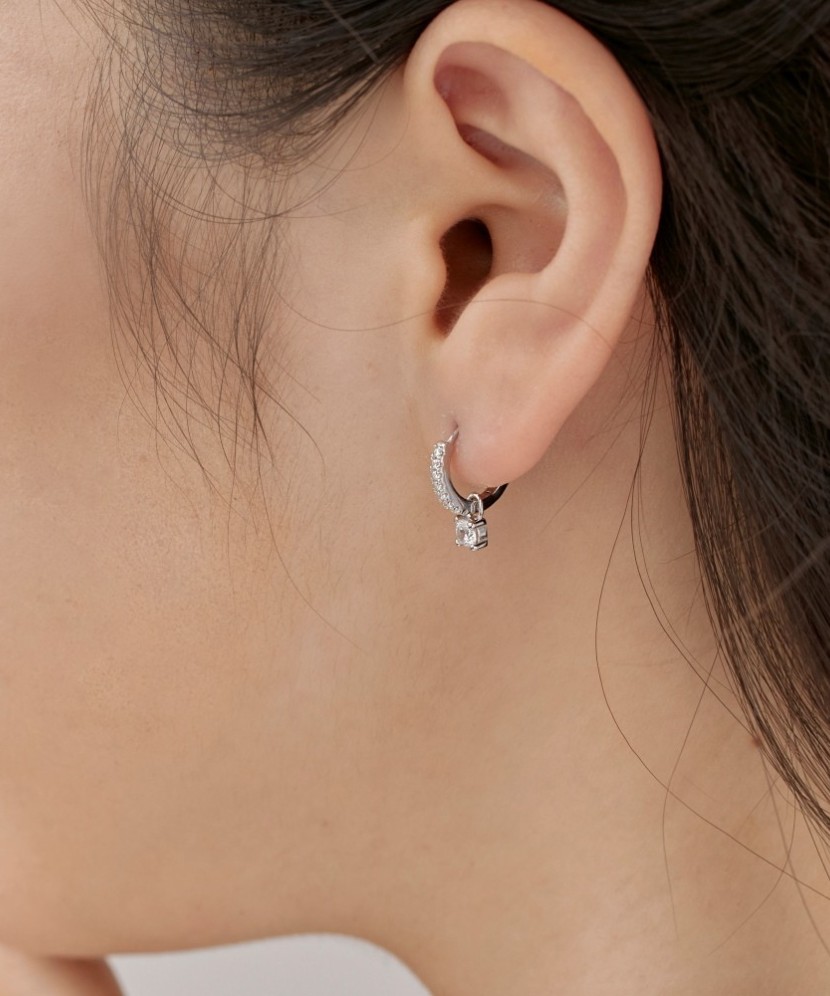 Hõbekõrvarõngad tsirkoonidega