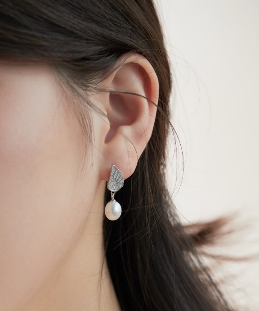 Hõbekõrvarõngad pärlitega