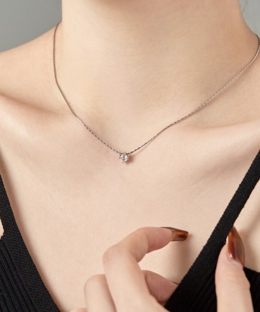 Серебряная цепочка с подвеской из циркона