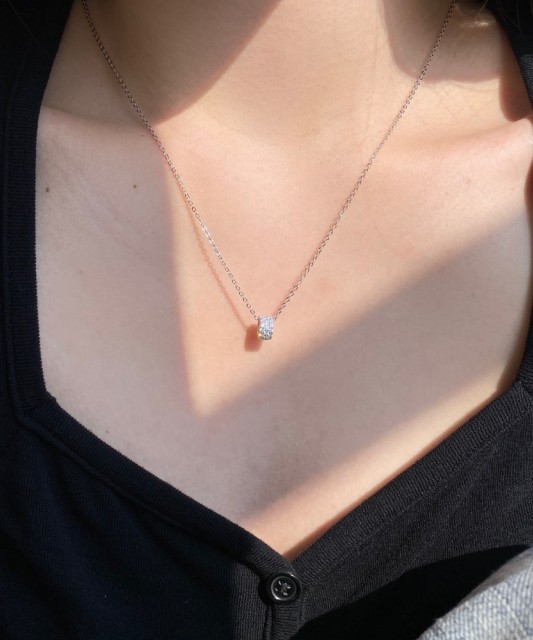 Hõbekett tsirkoonist ripatsiga