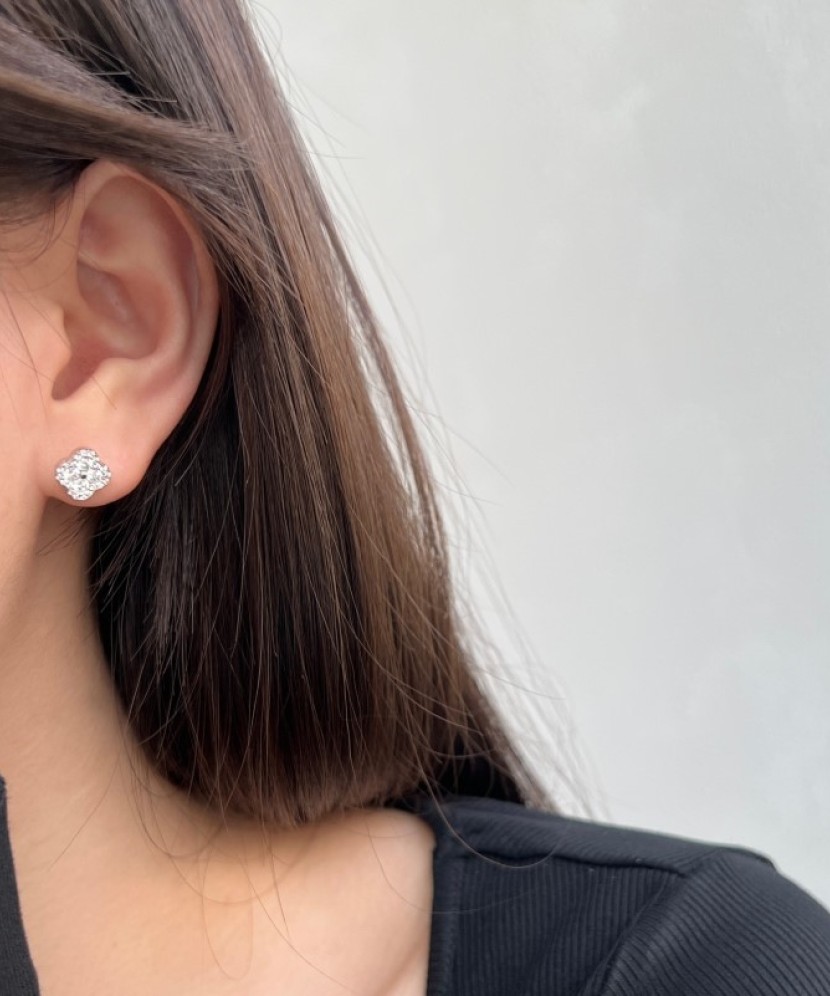 Hõbekõrvarõngad tsirkoonidega