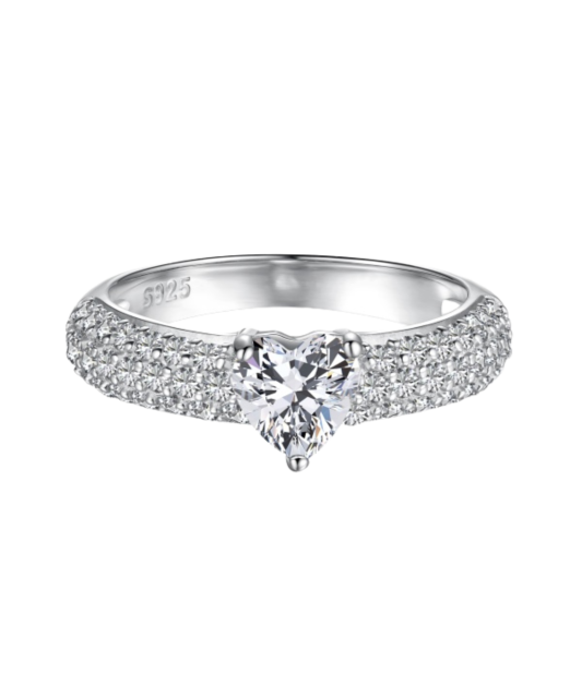 Hõbesõrmus tsirkoonidega