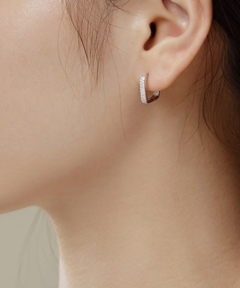 Hõbekõrvarõngad tsirkoonidega