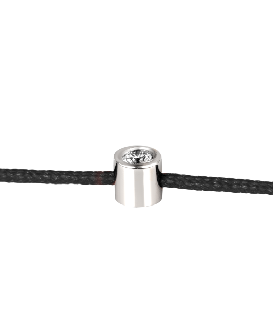 Браслет из черный нити с подвеской из белого золота и бриллиантами 0.03ct