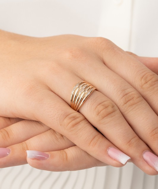 Kuldsõrmus tsirkoonidega