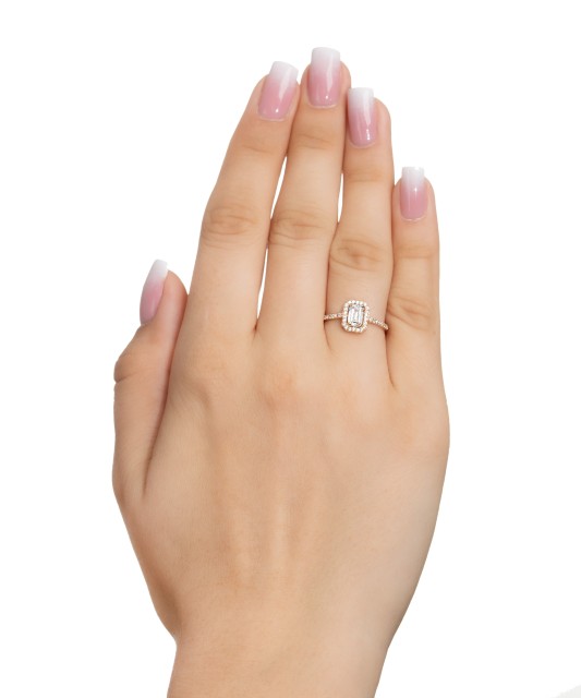 Золотое кольцо с цирконами