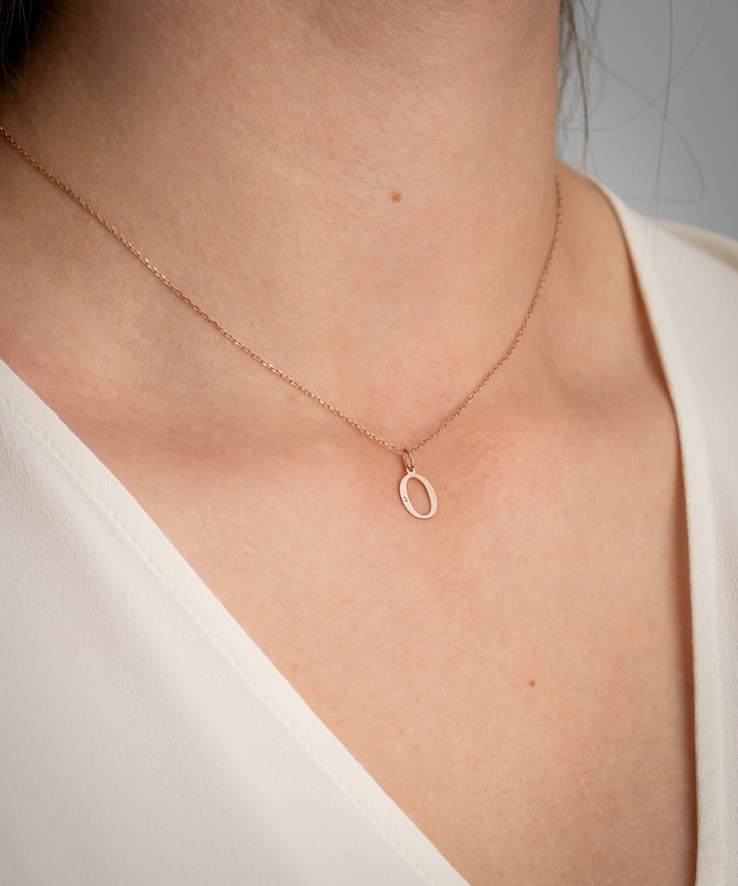 Kuldripats teemandiga täht O