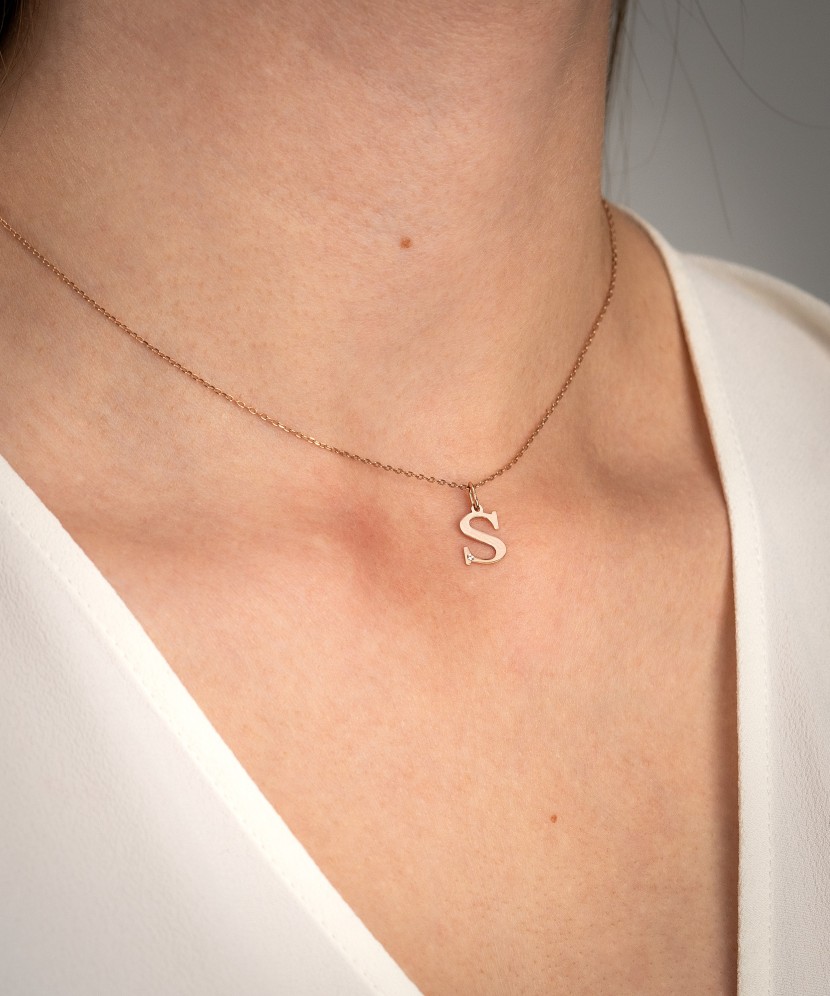 Kuldripats teemandiga täht S