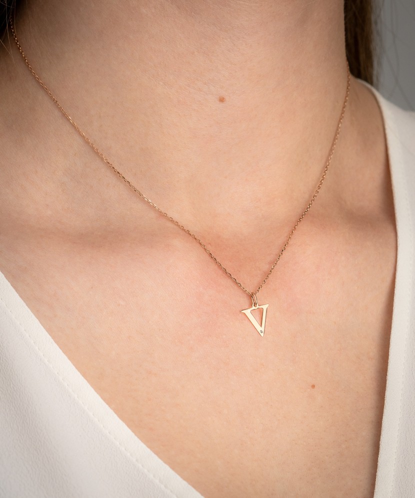 Kuldripats teemandiga täht V