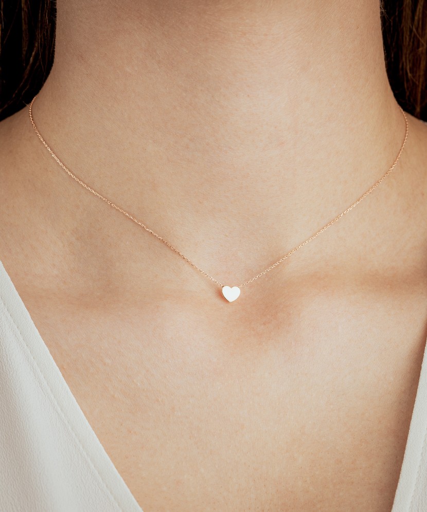 Kuldkett ripatsiga "Süda"