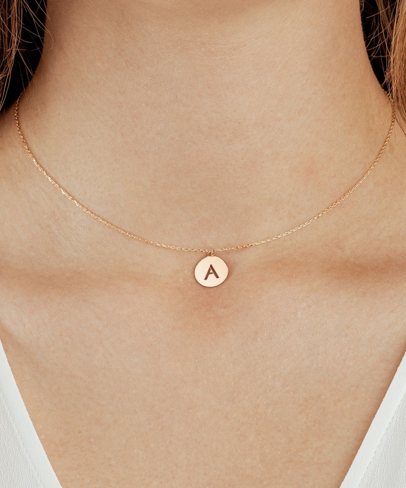 Золотая цепочка с подвеской буква A