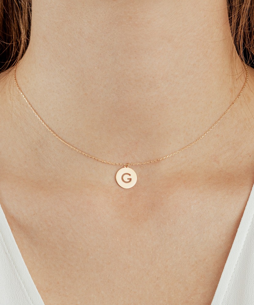 Золотая цепочка с подвеской буква G