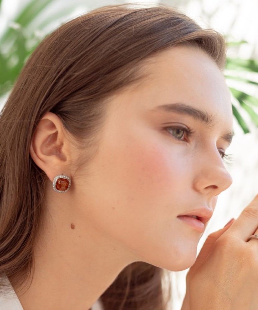 Hõbedast kõrvarõngad kullatud merevaiguga