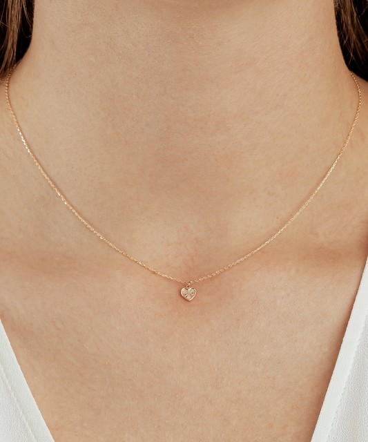 Kuldkett ripatsiga "Süda"