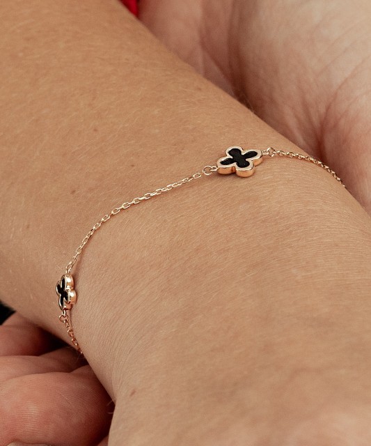 Золотой браслет с ониксом