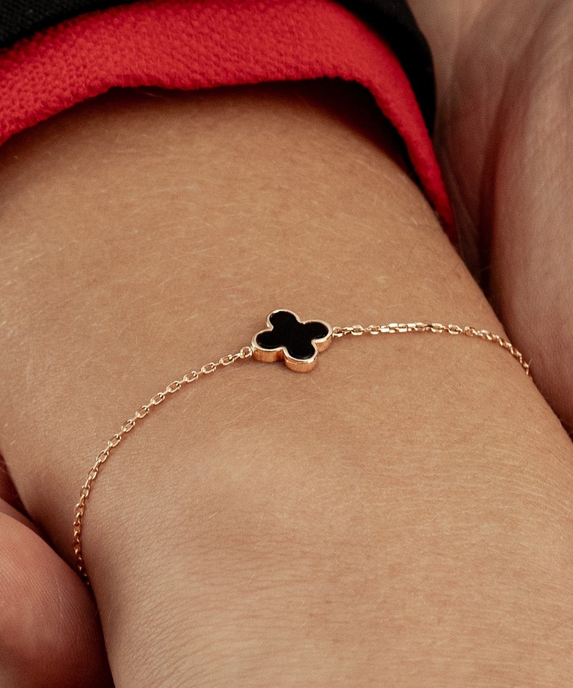 Kuldkäevõru oonüksitega