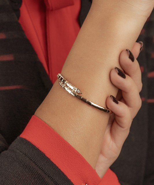 Kuldkäevõru tsirkoonidega