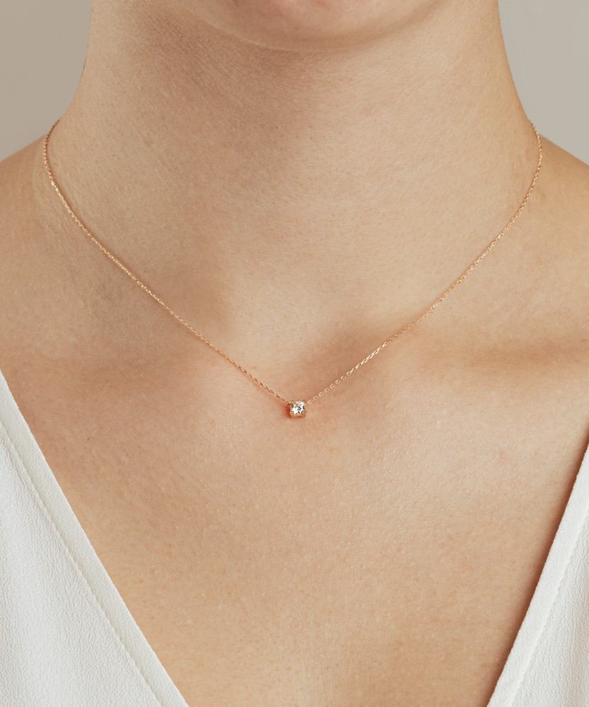 Золотая цепочка с подвеской из циркона