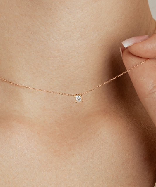 Kuldkett tsirkoonist ripatsiga