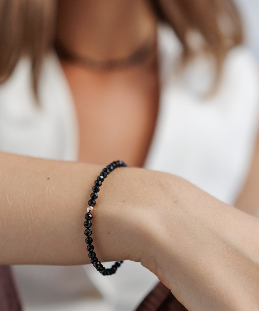 Käevõru spinelli ja kullaga