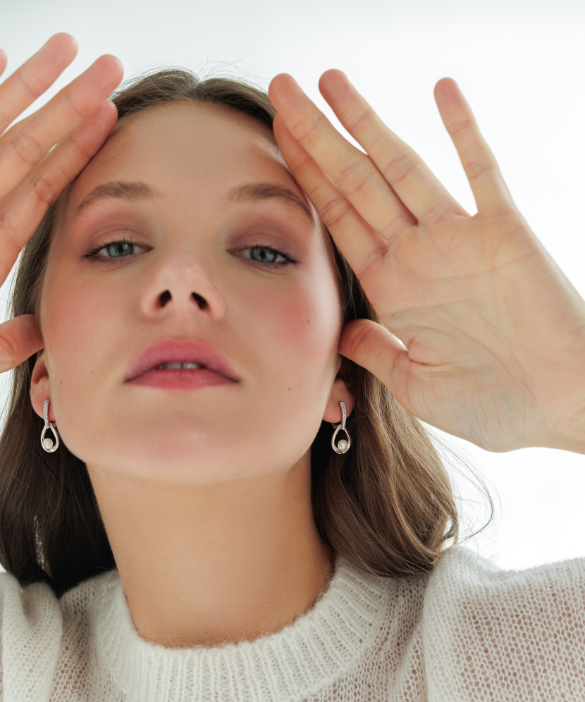 Hõbekõrvarõngad pärlite ja tsirkoonidega