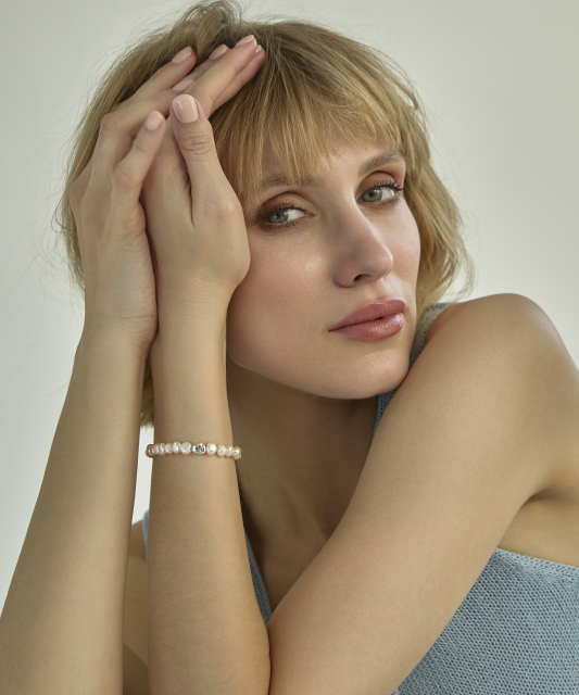 Käevõru pärlite ja hõbedaga