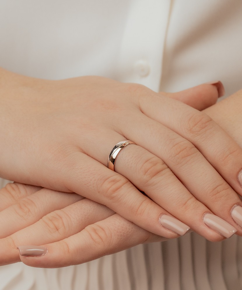 Золотое обручальное кольцо 4.5мм с профилем Comfort Fit