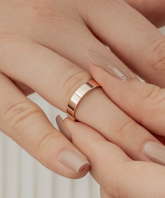 Золотое обручальное кольцо 4 мм с комфортом