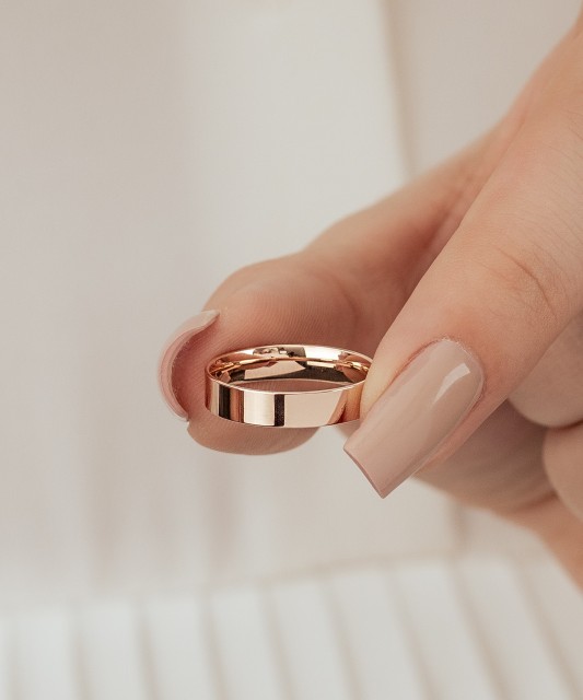 Золотое обручальное кольцо 4 мм с комфортом