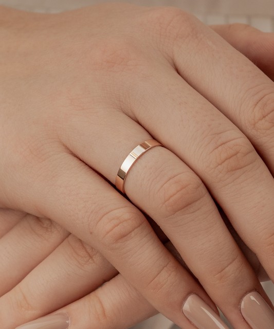 Золотое обручальное кольцо 3 мм