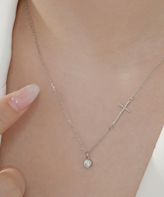 Hõbekett tsirkoonidega