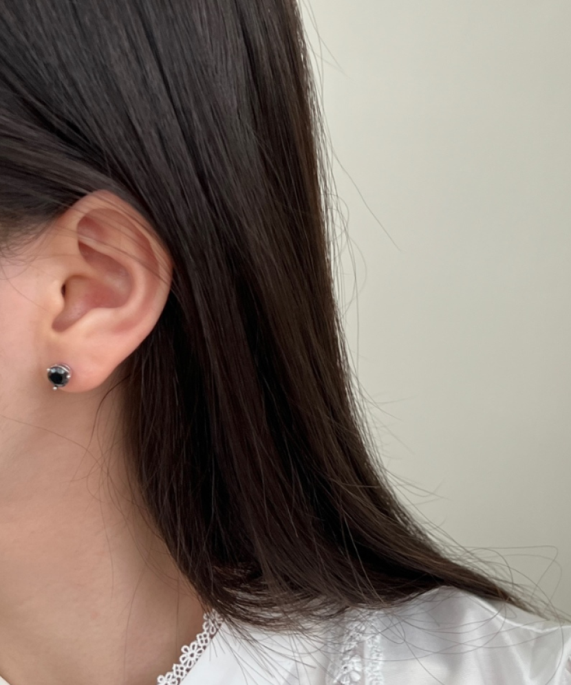 Hõbekõrvarõngad tsirkoonidega 6mm