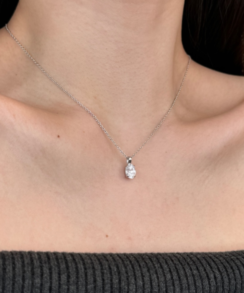 Hõbekett tsirkoonist ripatsiga