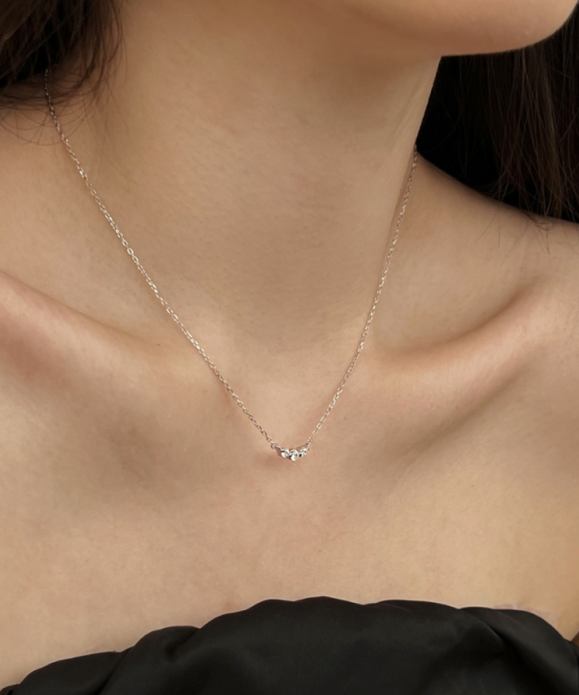 Hõbekett tsirkoonist ripatsiga