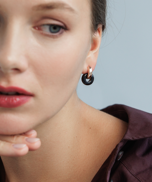 Kullatud hõbedast kõrvarõngad oonüksiga