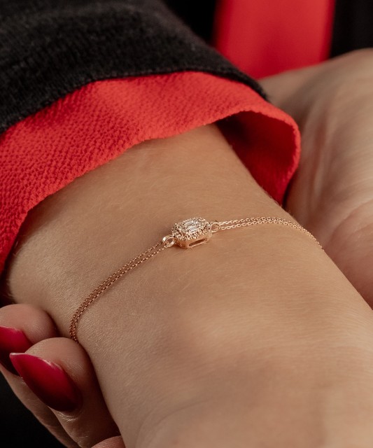 Kuldne teemantidega käevõru