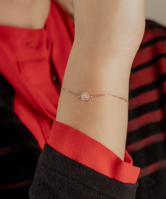 Kuldne teemantidega käevõru