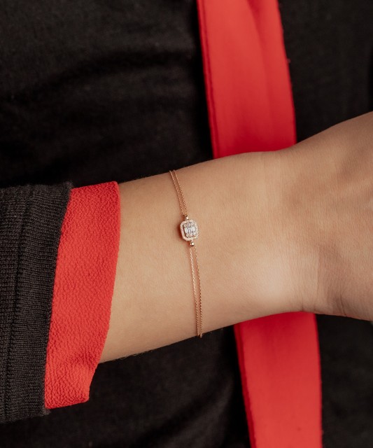 Kuldne teemantidega käevõru