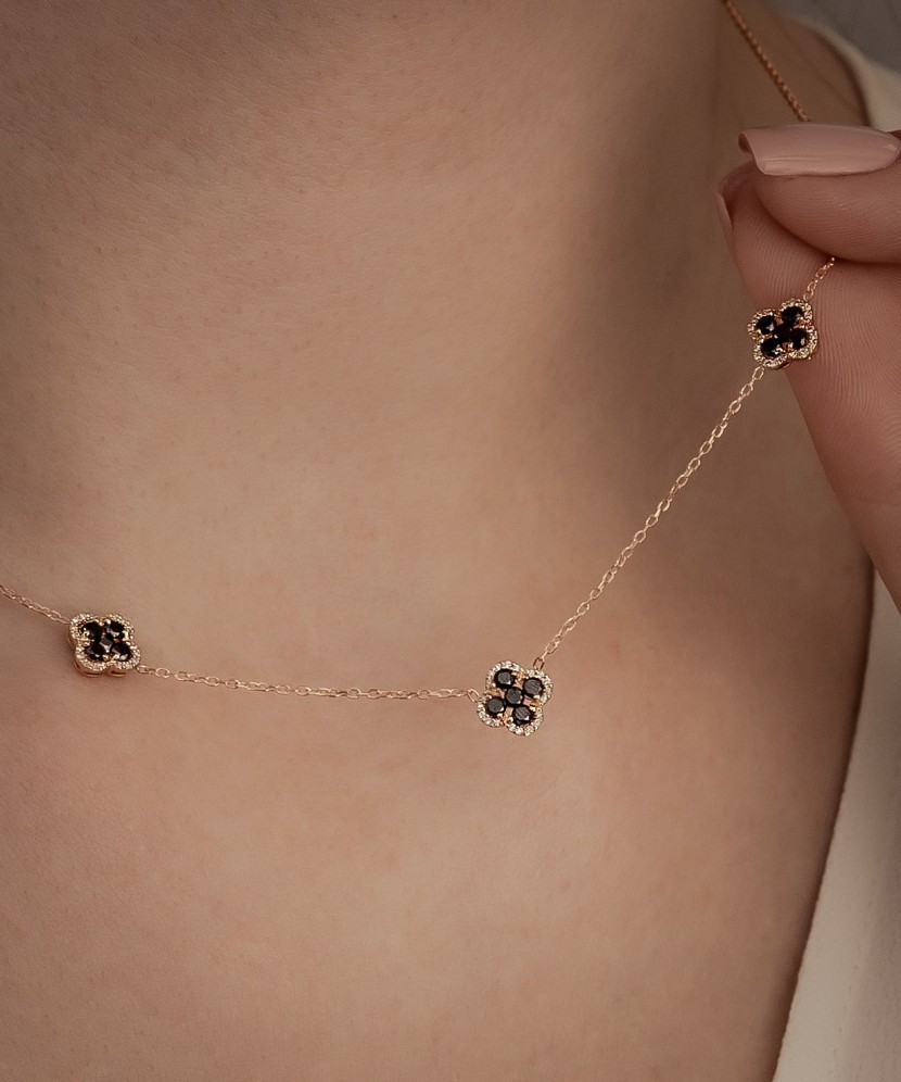 Kuldne kett teemantidega