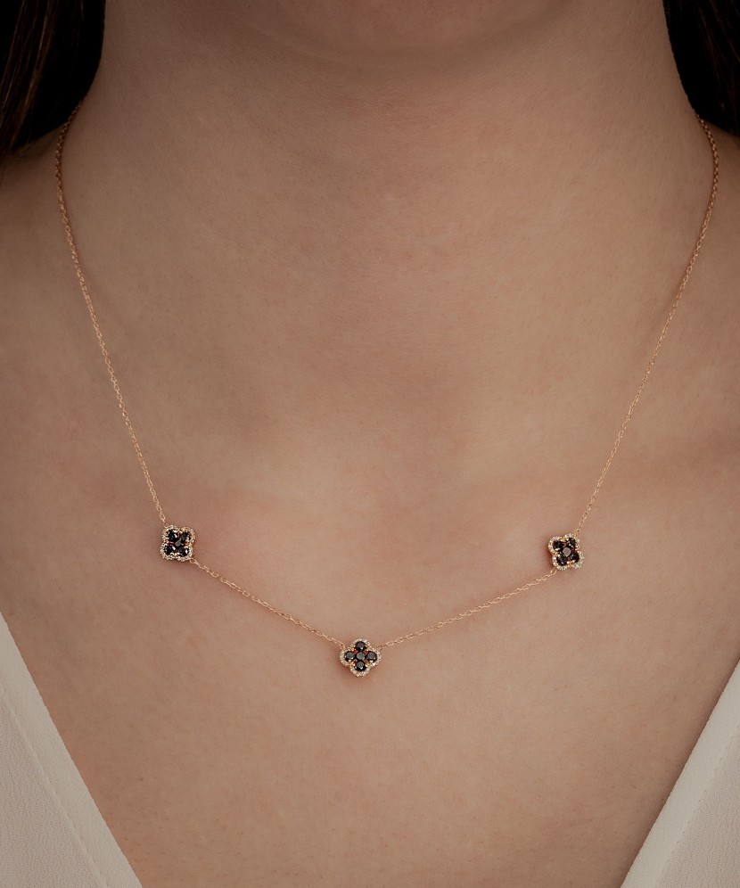 Kuldne kett teemantidega