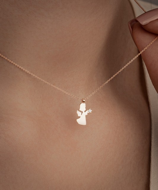 Kuldne kett briljantse ripatsiga