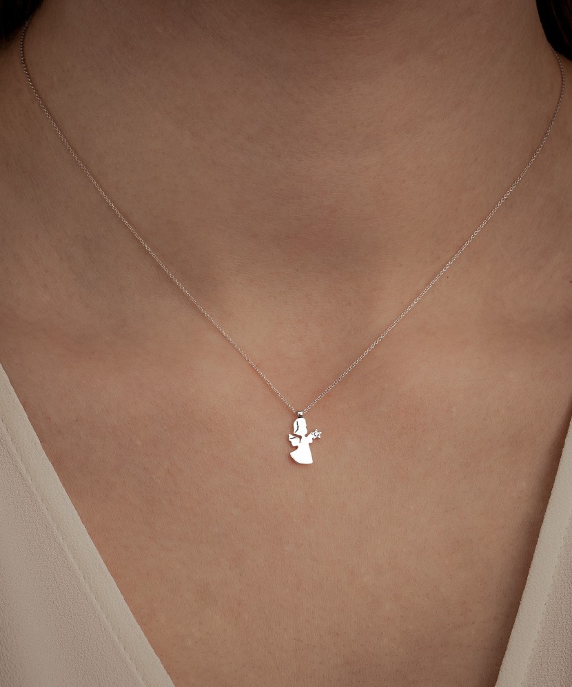 Золотая цепочка с бриллиантовым подвеской