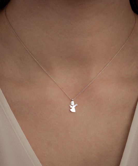 Kuldne kett briljantse ripatsiga