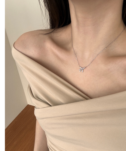 Hõbekett tsirkoonist ripatsiga