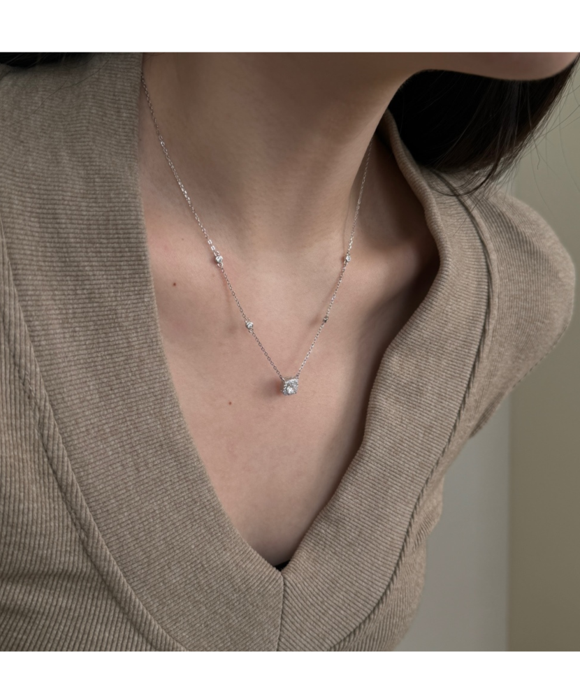 Hõbekett tsirkoonist ripatsiga